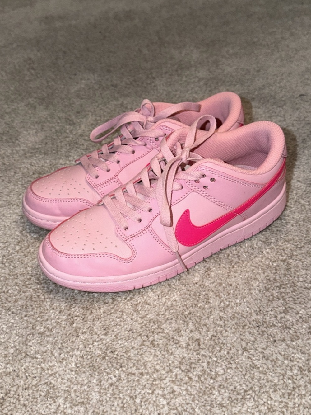 Women’s Nike Shoes Size 8